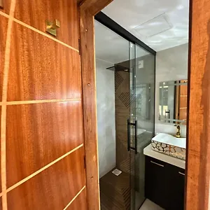 Apartamento Alto Padrao Moderno Frente A Praia Com 2 Quartos Melhor Localizacao Beira Mar Fortaleza (Ceara)